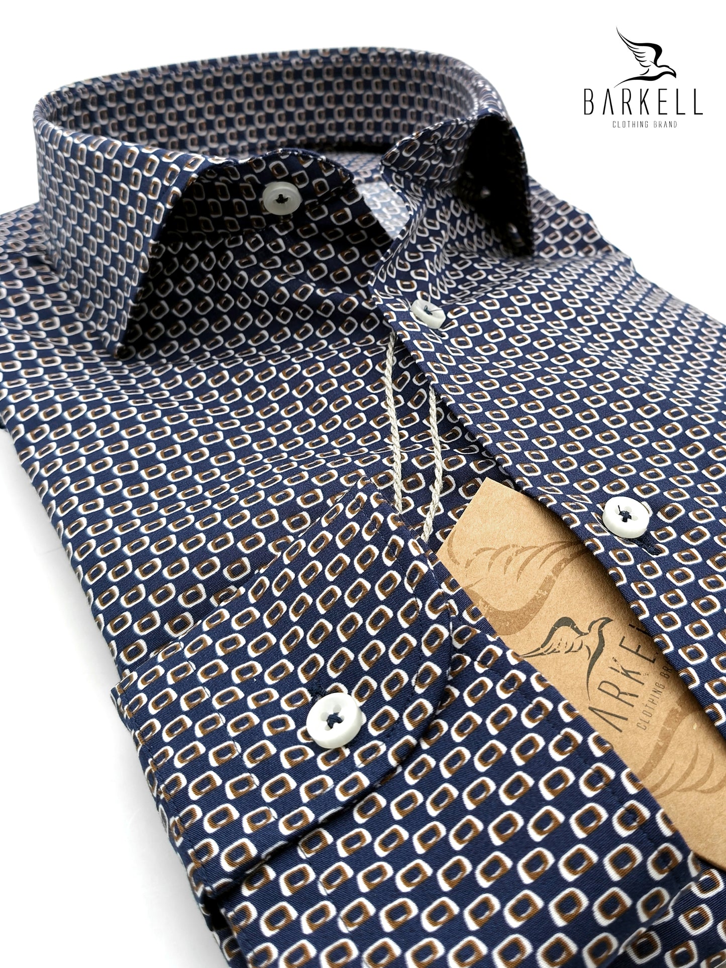 Camicia in Cotone Fantasia Geometrica Nocciola e Bianco Fondo Blu Collo Francese