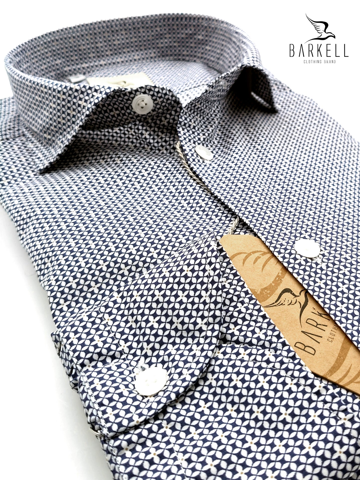 Camicia in Cotone Fantasia Geometrica Blu Fondo Bianco Collo Francese Piccolo