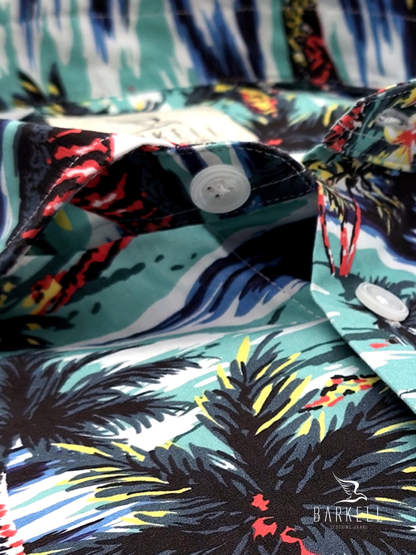 Camicia in Cotone Fantasia Hawaii Fondo Multicolor Collo Francese Piccolo