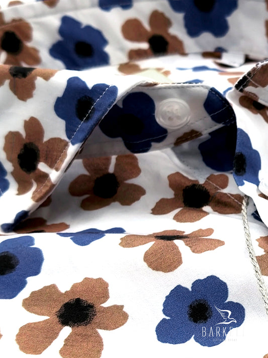 Camicia in Cotone Fantasia Fiore Nocciola e Blu Fondo Bianco Collo Francese Piccolo