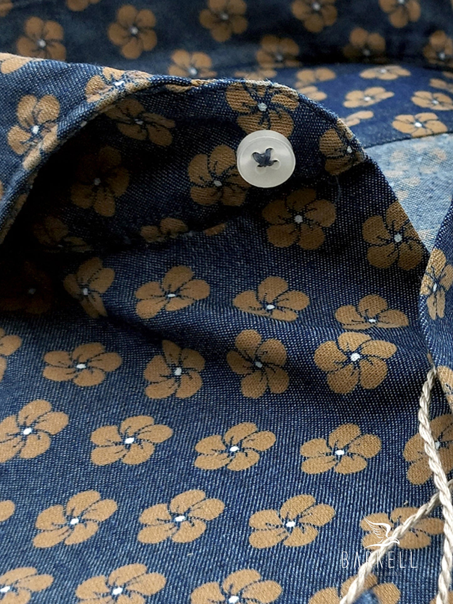 Camicia in Jeans Fantasia Fiore Nocciola Fondo Stone Denim Medio Collo Francese Cutaway