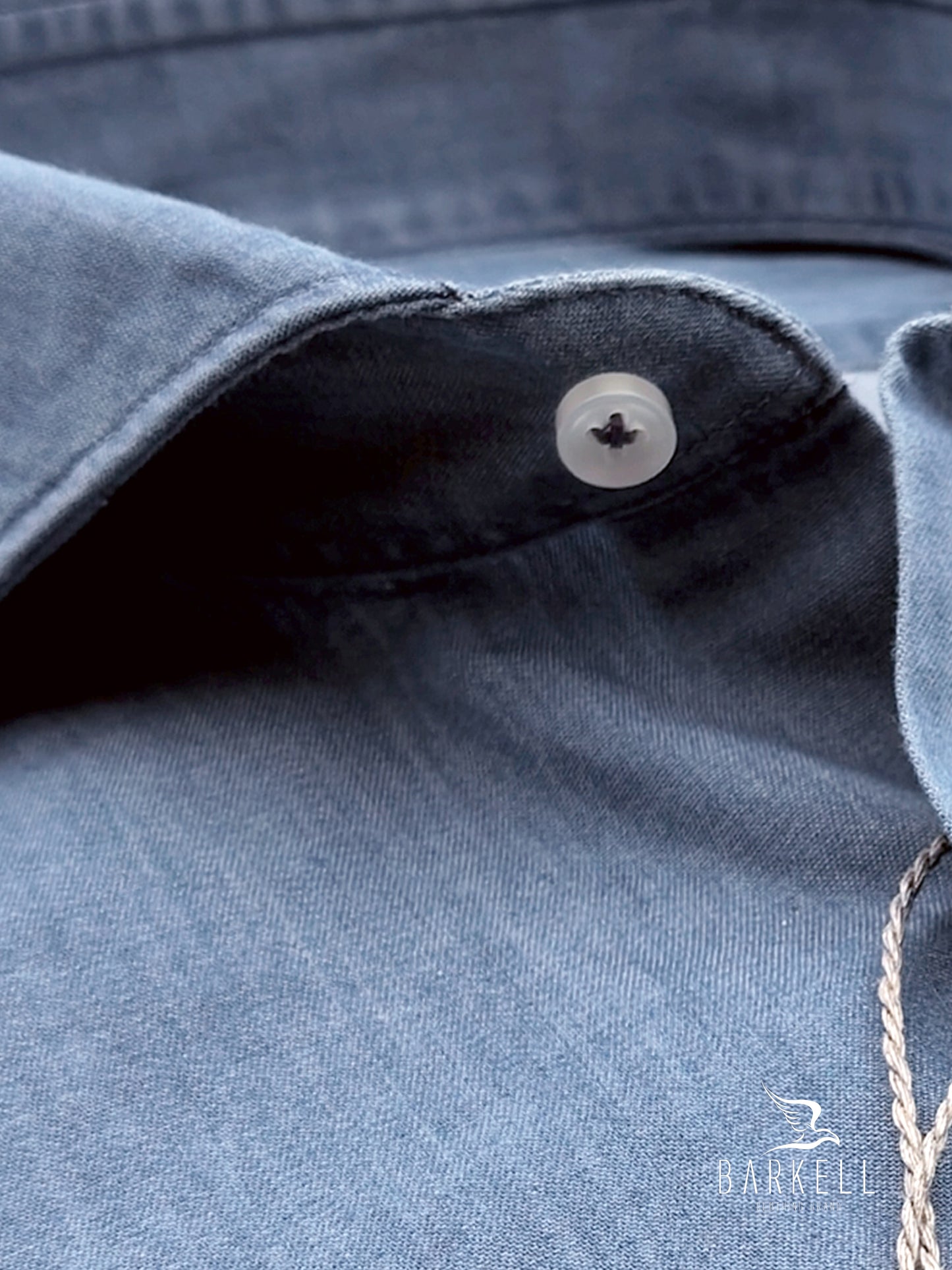 Camicia in Cotone Denim Lavato Color Jeans Chiaro Collo Francese Cutaway