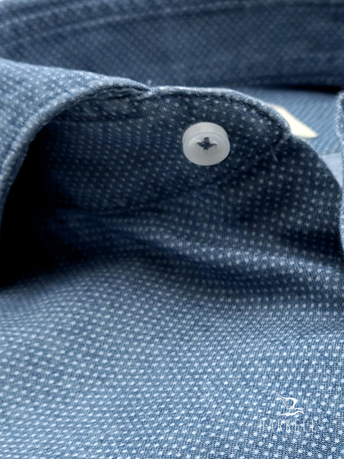Camicia in Cotone Denim Fantasia Micro Pois Fondo Jeans Azzurro Collo Francese Cutaway