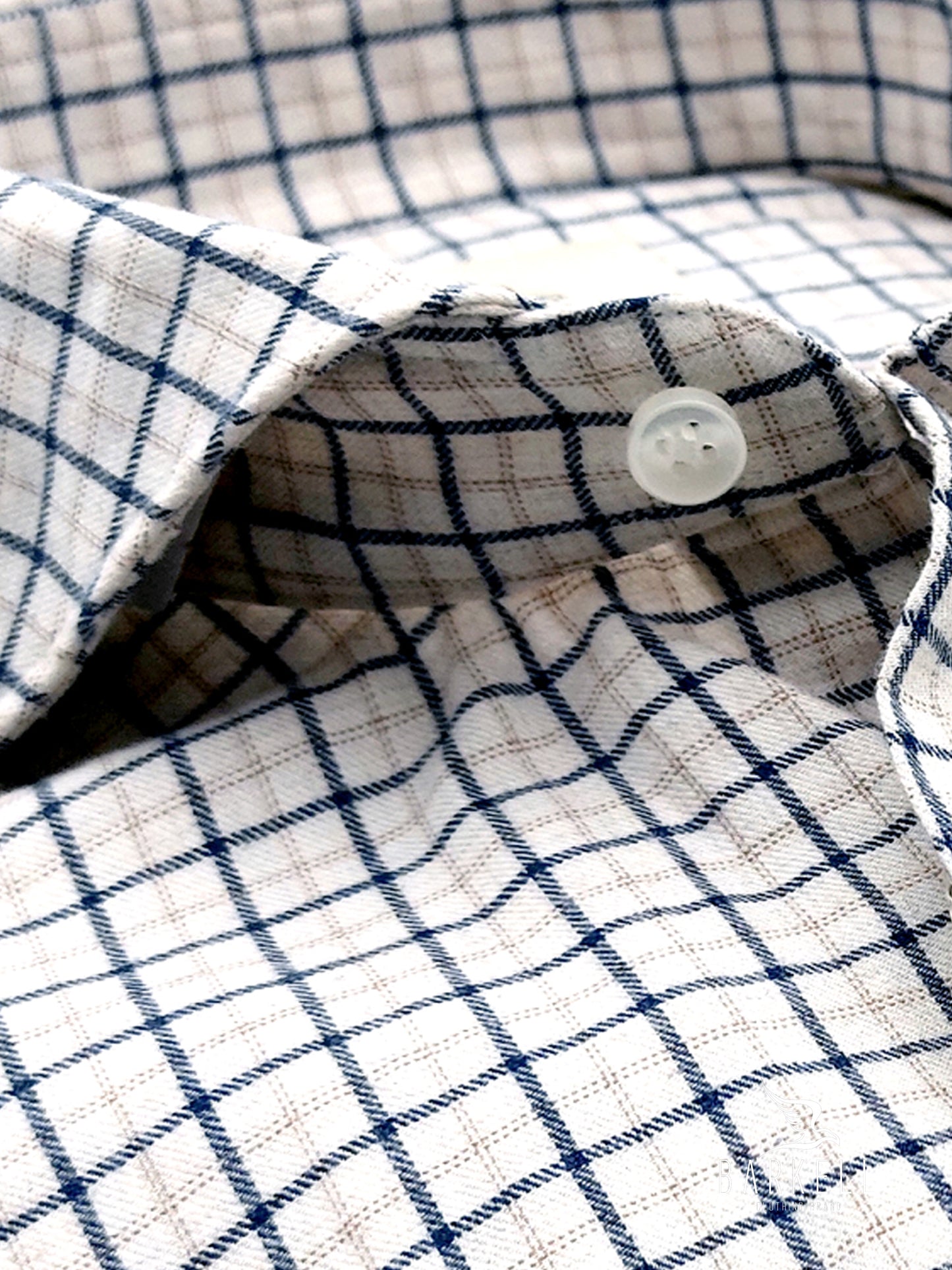 Camicia in Cotone Flanellato Quadro Blu e Nocciola Fondo Grigio Chiaro Collo Francese Cutaway