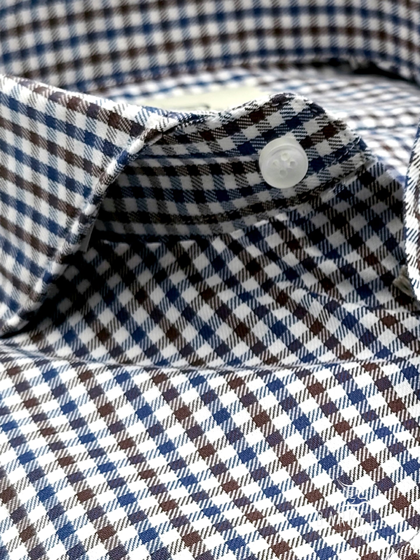 Camicia in Cotone Quadrettino Blu e Marrone Collo Francese Cutaway