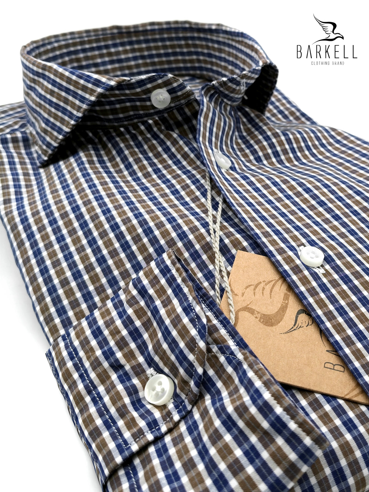 Camisa de algodón a cuadros marrón y blanca con cuello italiano