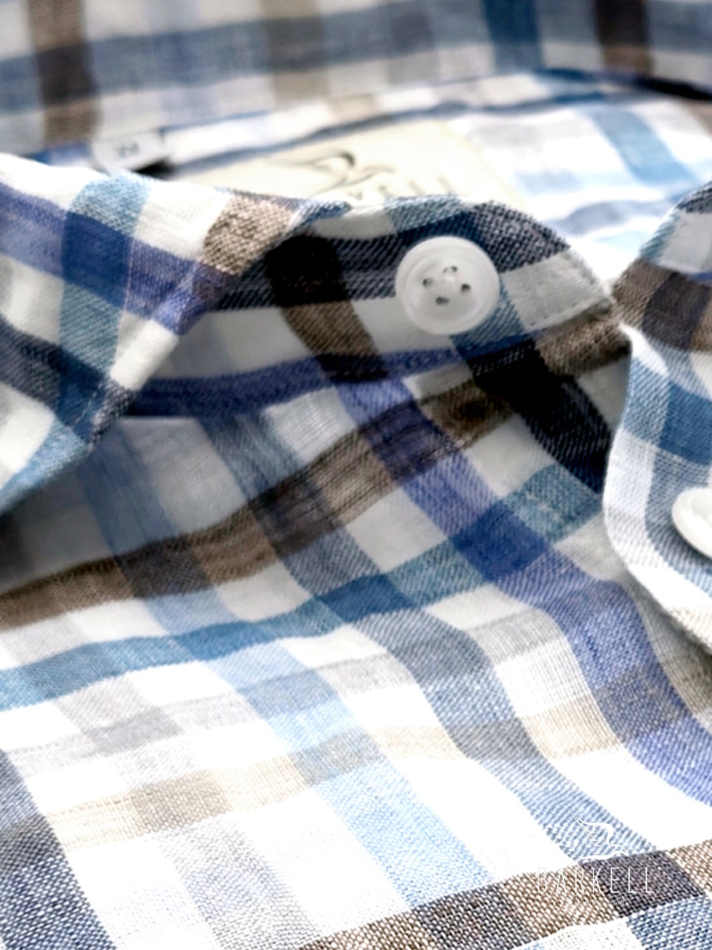 Camicia in Puro Lino Quadro Blu e Nocciola Fondo Bianco Collo Francese Piccolo