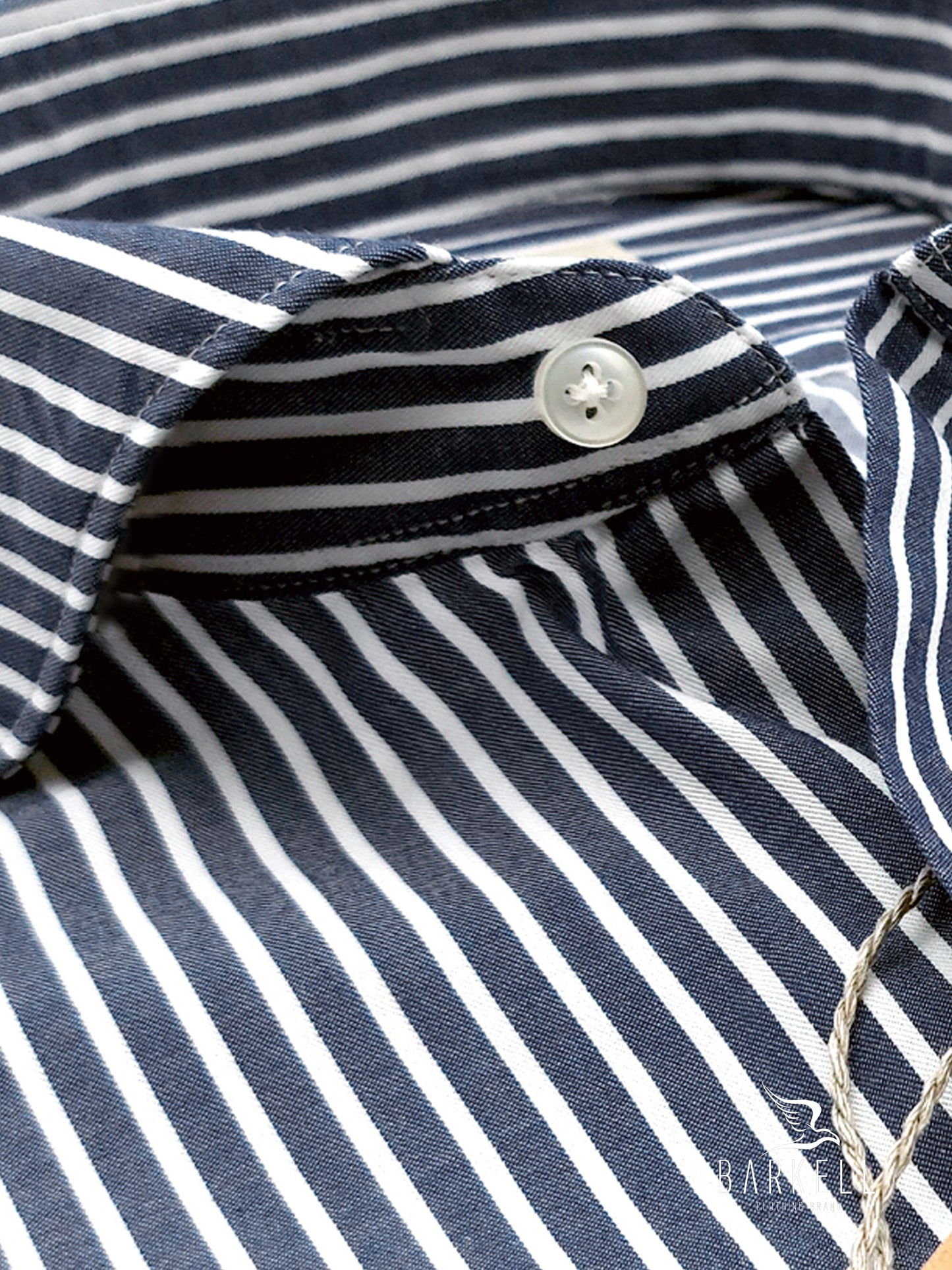 Camicia in Cotone Rigata Blu e Bianco Collo Francese Cutaway