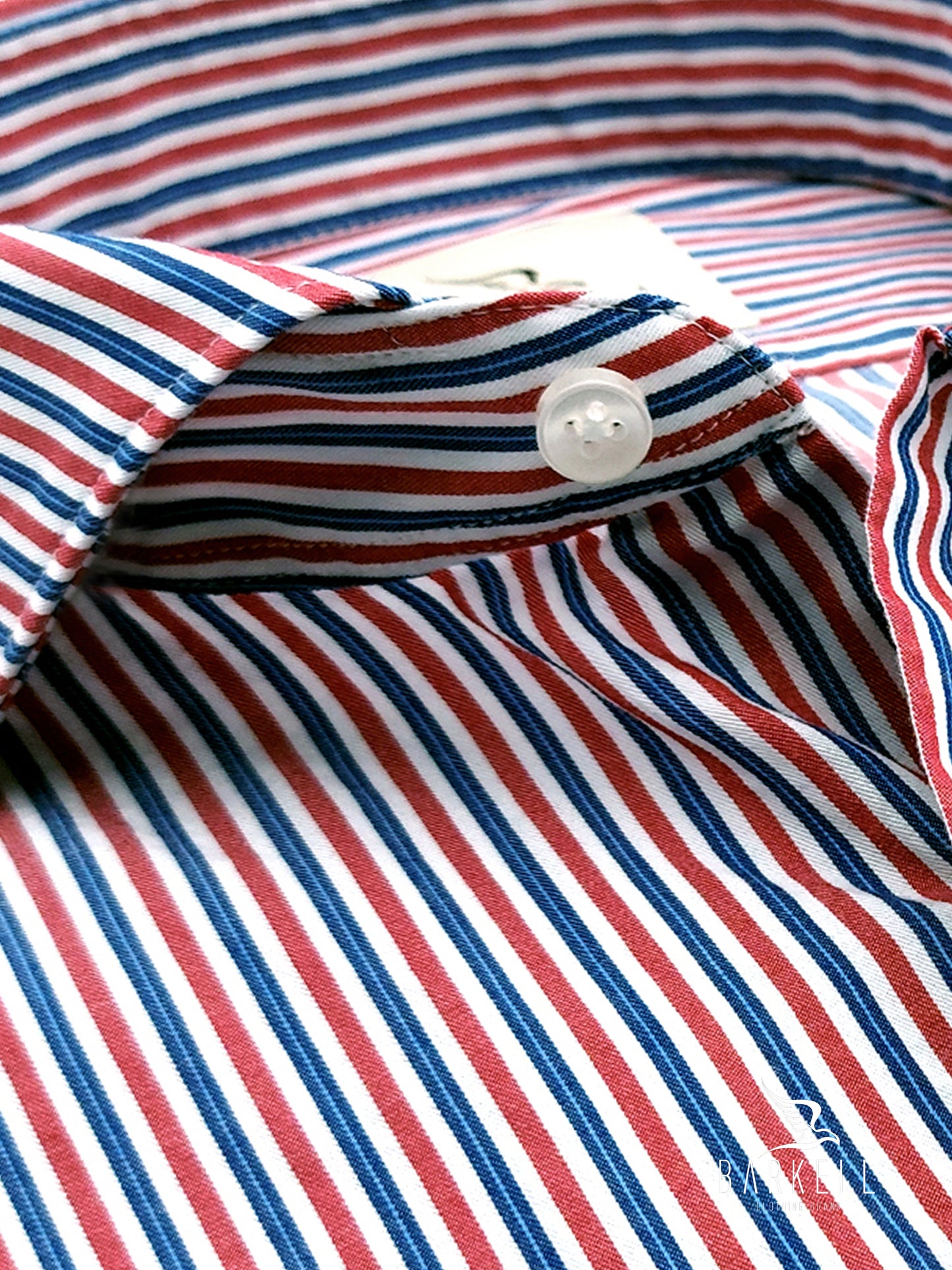 Camicia in Cotone Rigata Rosso e Azzurro Collo Francese Cutaway