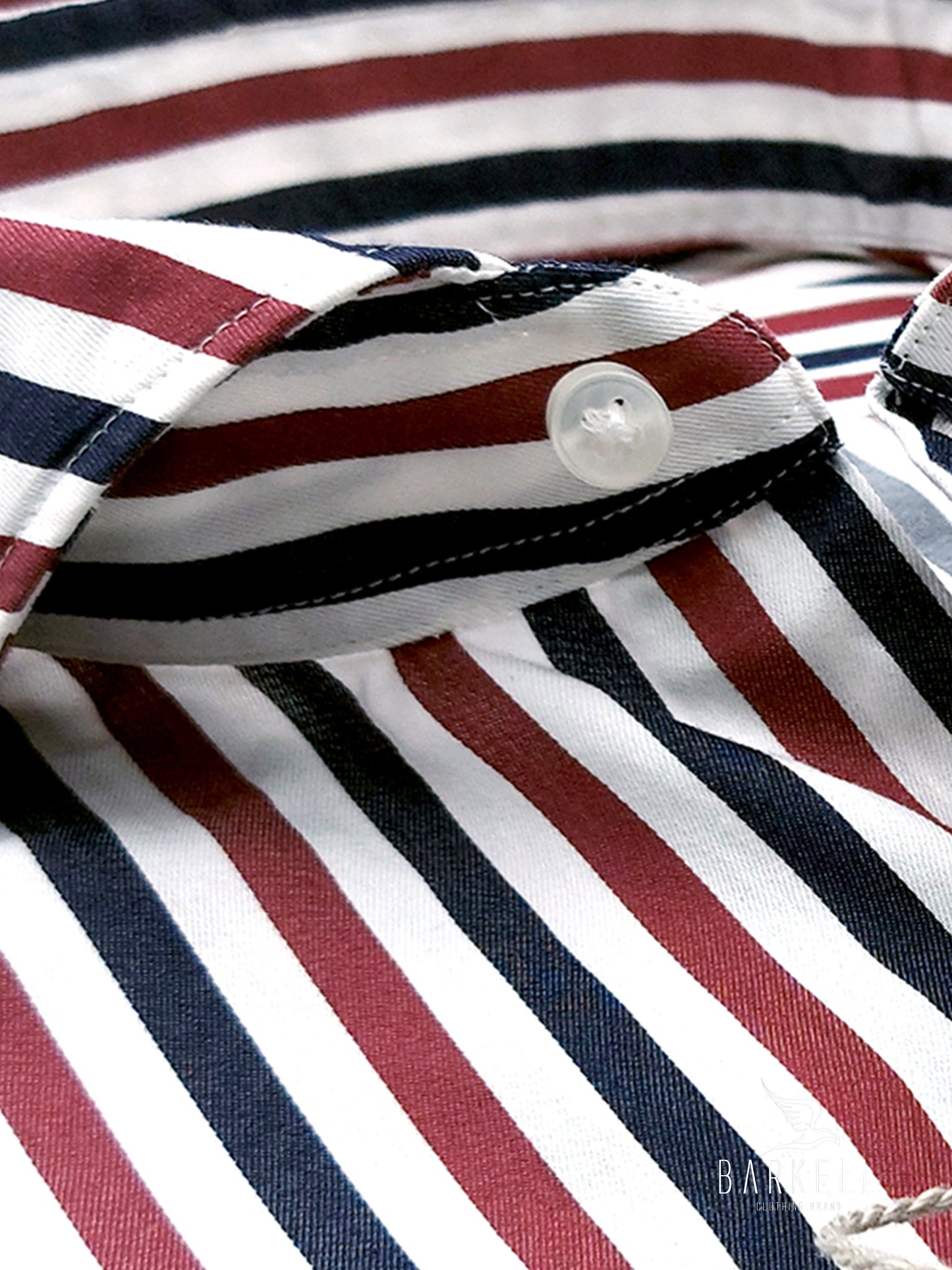 Camicia in Cotone Rigata Bianca e Bordò Collo Francese Cutaway