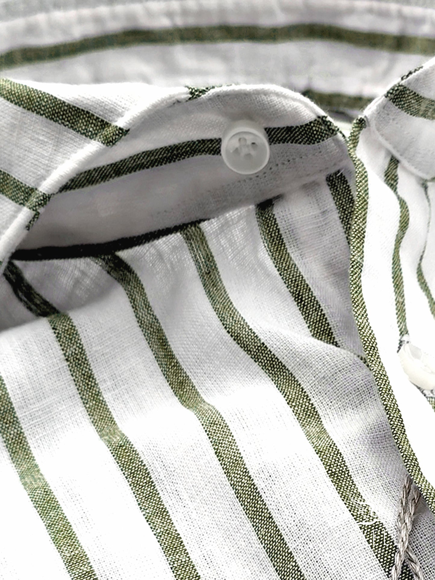 Camisa de mezcla de lino a rayas verde oliva y blanca con cuello italiano