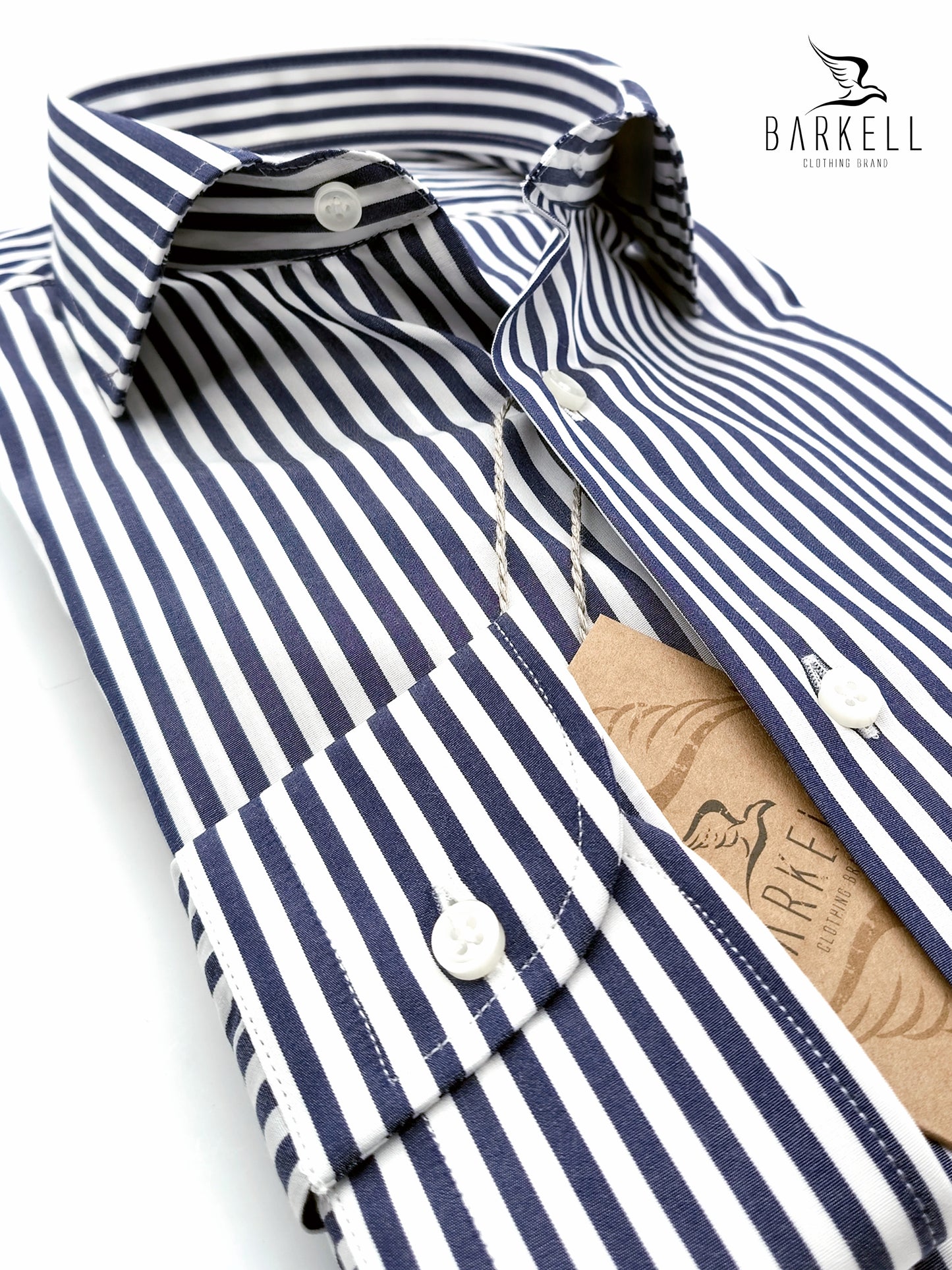 Camisa de algodón de doble torsión a rayas azules y blancas con cuello francés