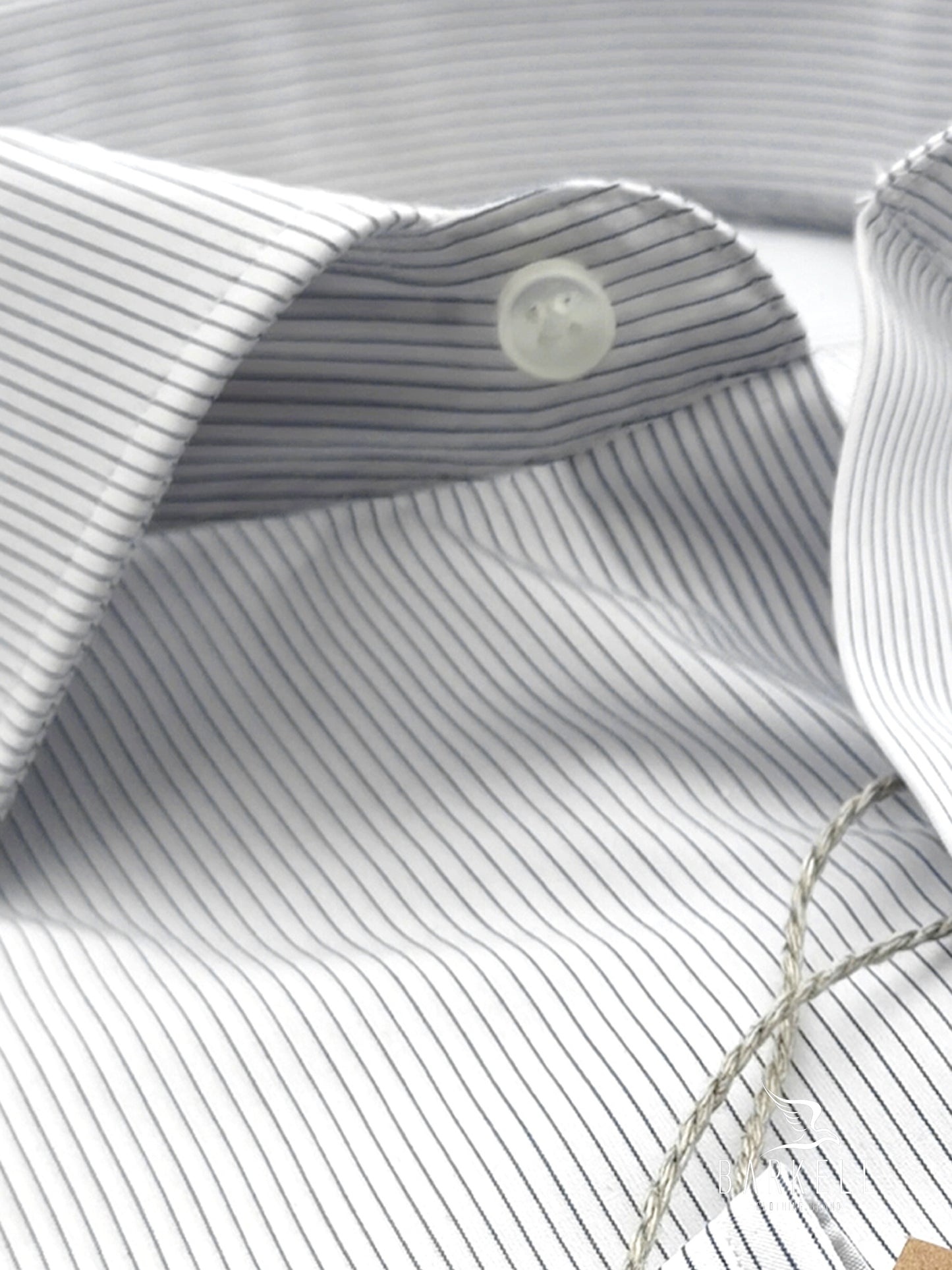 Camisa No-Iron de algodón a rayas azules y blancas con cuello francés