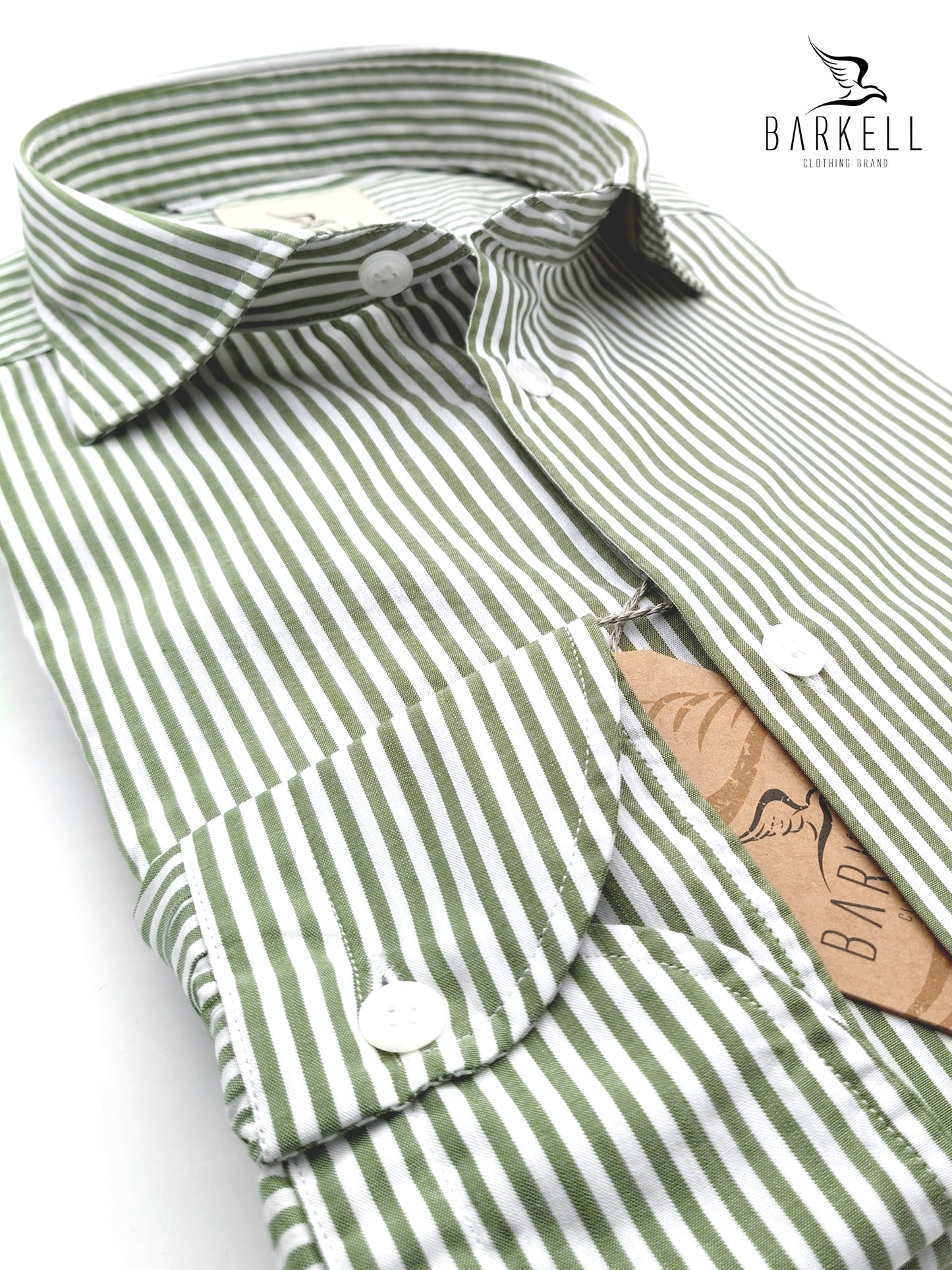 Camisa de algodón a rayas verde oliva y blanca con cuello italiano pequeño