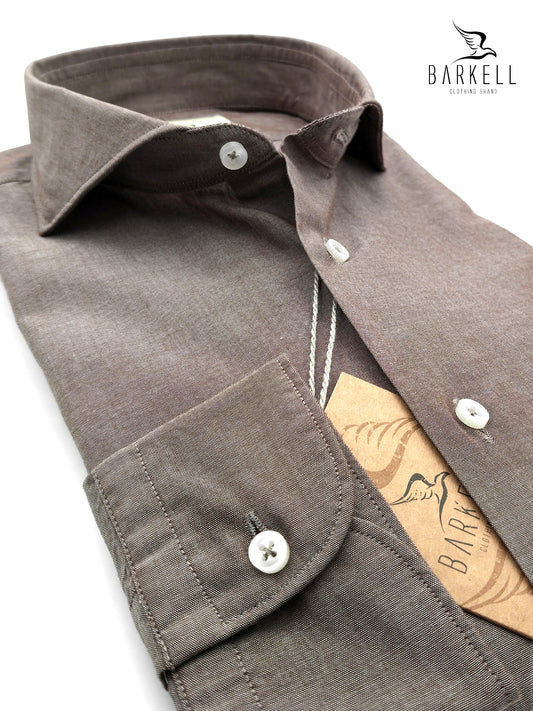Camicia in Cotone Denim Chambray Lavato Color Marrone Collo Francese Cutaway