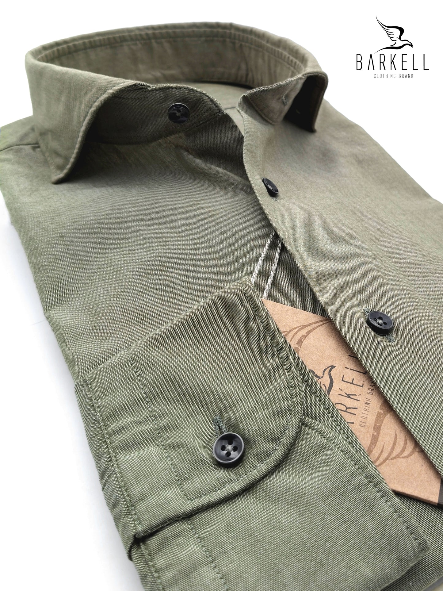 Camisa de algodón denim de cambray lavada en color verde salvia con cuello italiano
