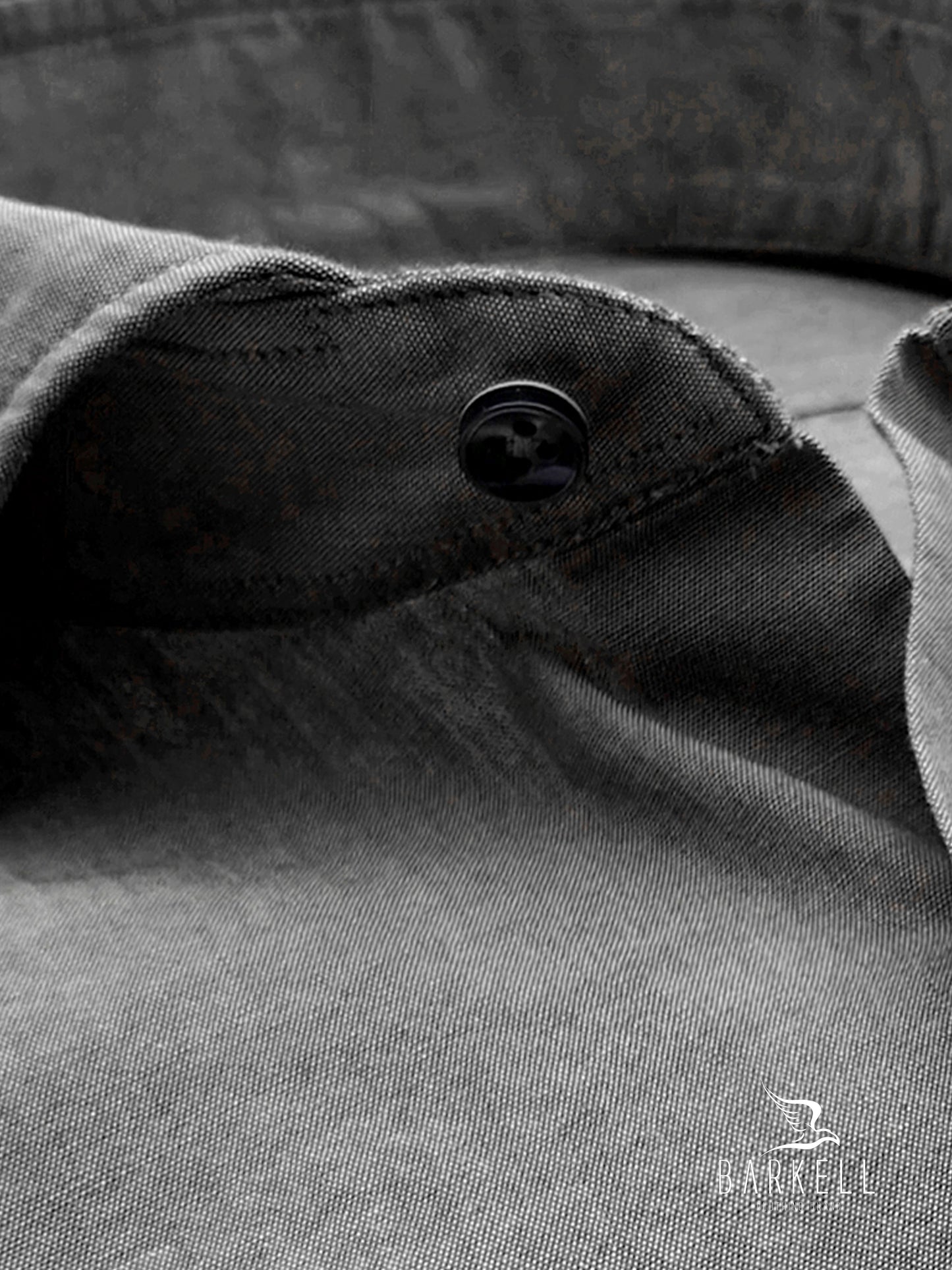 Camisa vaquera de algodón de cambray lavada en negro desteñido con cuello italiano