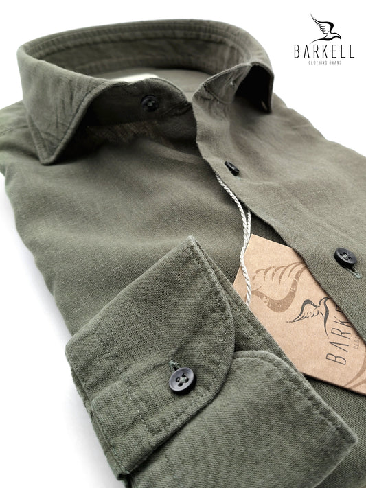 Camisa de mezcla de lino verde militar con cuello italiano