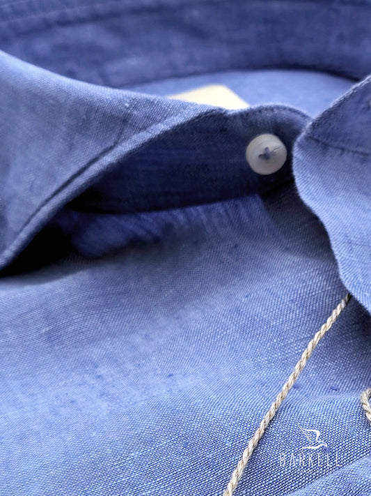 Camisa de puro lino azul claro con cuello italiano