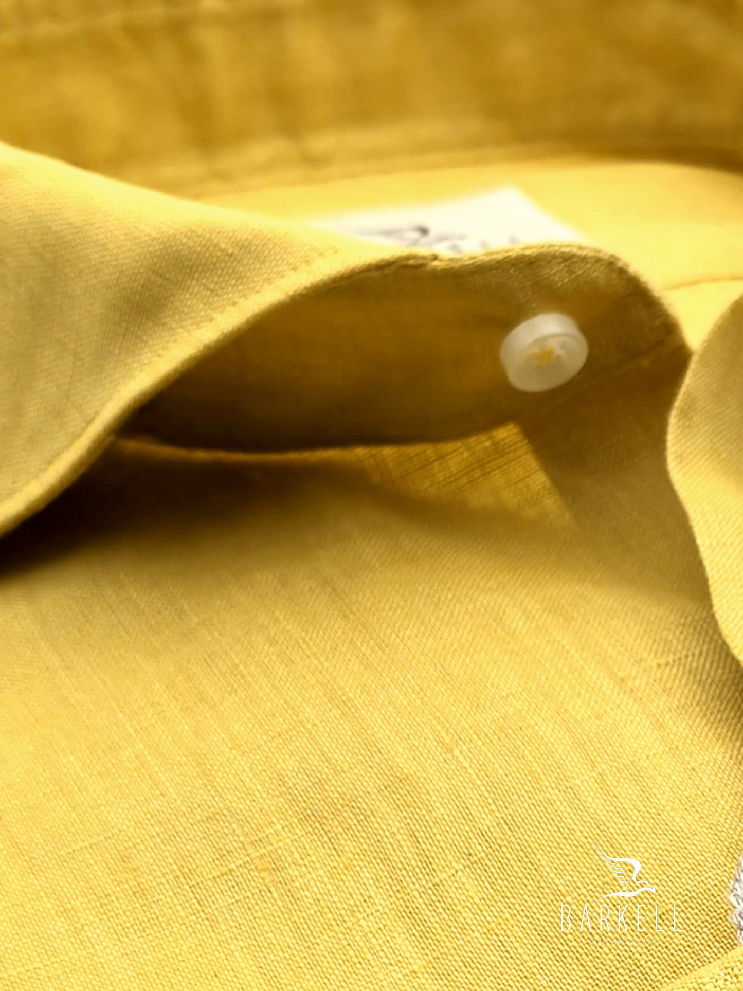 Camisa de puro lino amarillo mostaza con cuello italiano