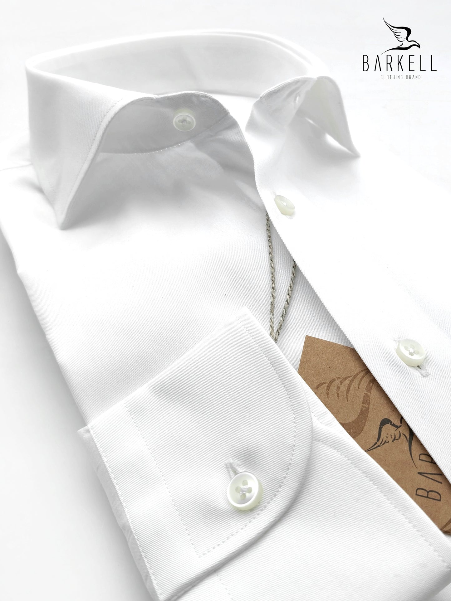 Camisa de sarga de algodón blanca con cuello francés