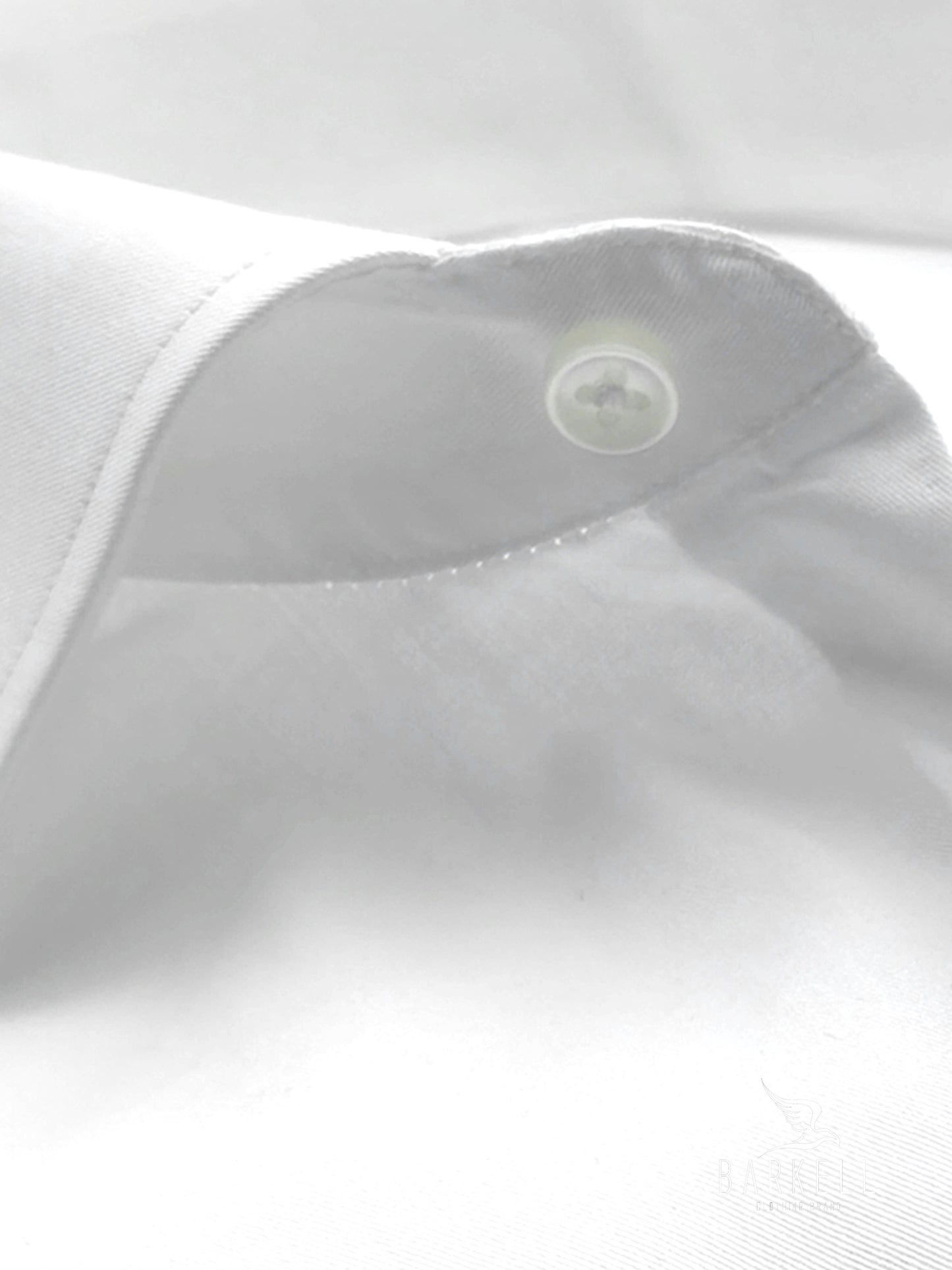 Camisa de sarga de algodón blanca con cuello francés