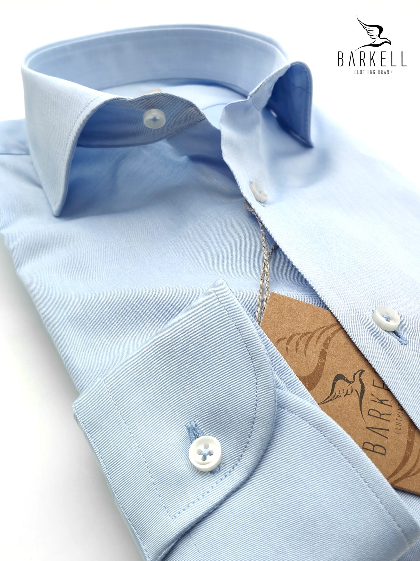 Camisa de sarga de algodón azul claro con cuello francés