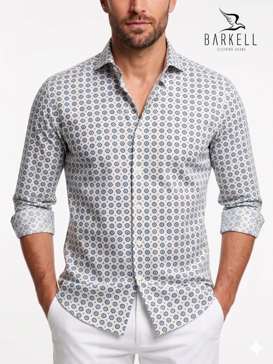 Camisa de Algodón con Estampado Geométrico Azul sobre Fondo Blanco con Cuello Italiano Pequeño