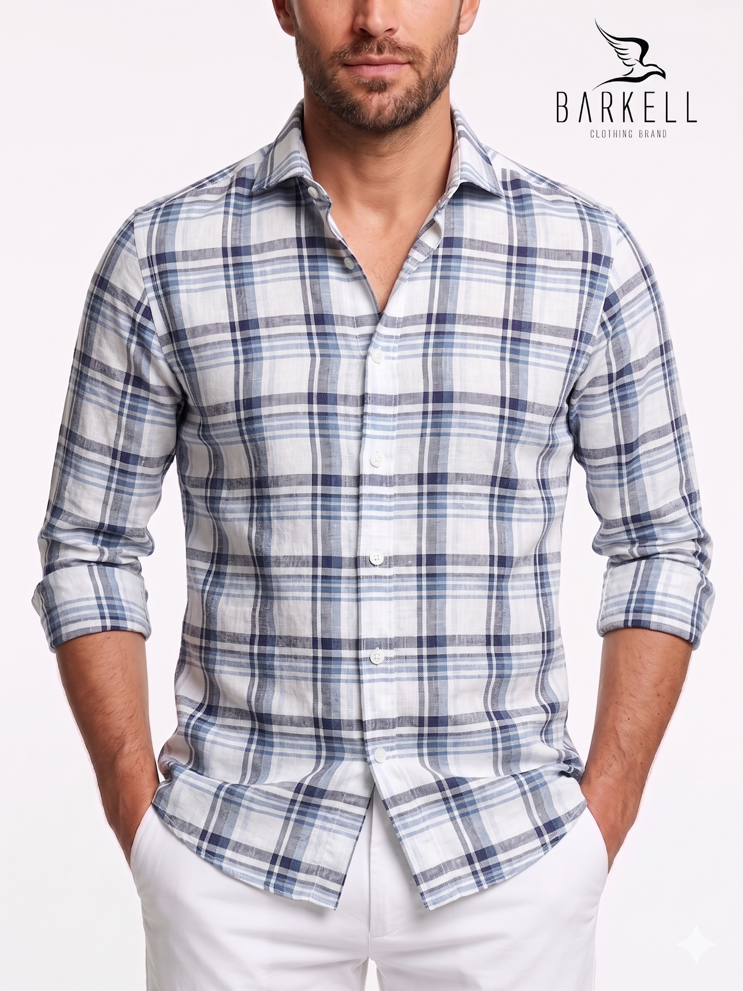 Chemise en pur lin à carreaux bleu clair et bleu avec fond blanc. Petit col italien