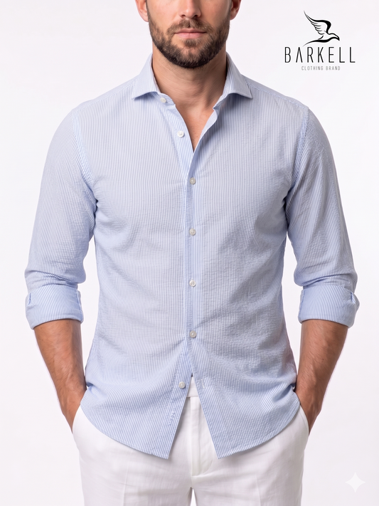 Camisa de algodón seersucker de rayas celestes y blancas con cuello italiano