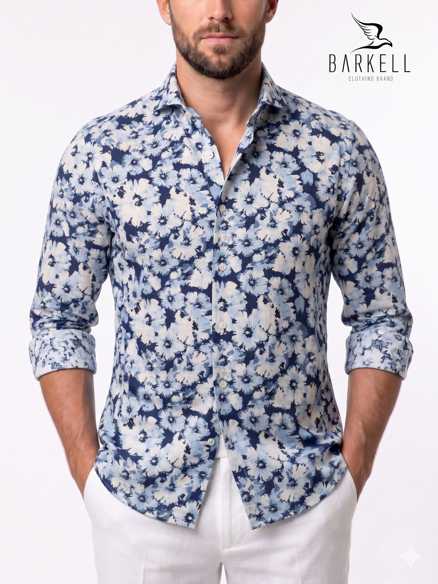 Camisa flameada de algodón con estampado de hibisco azul claro y cuello italiano con fondo azul