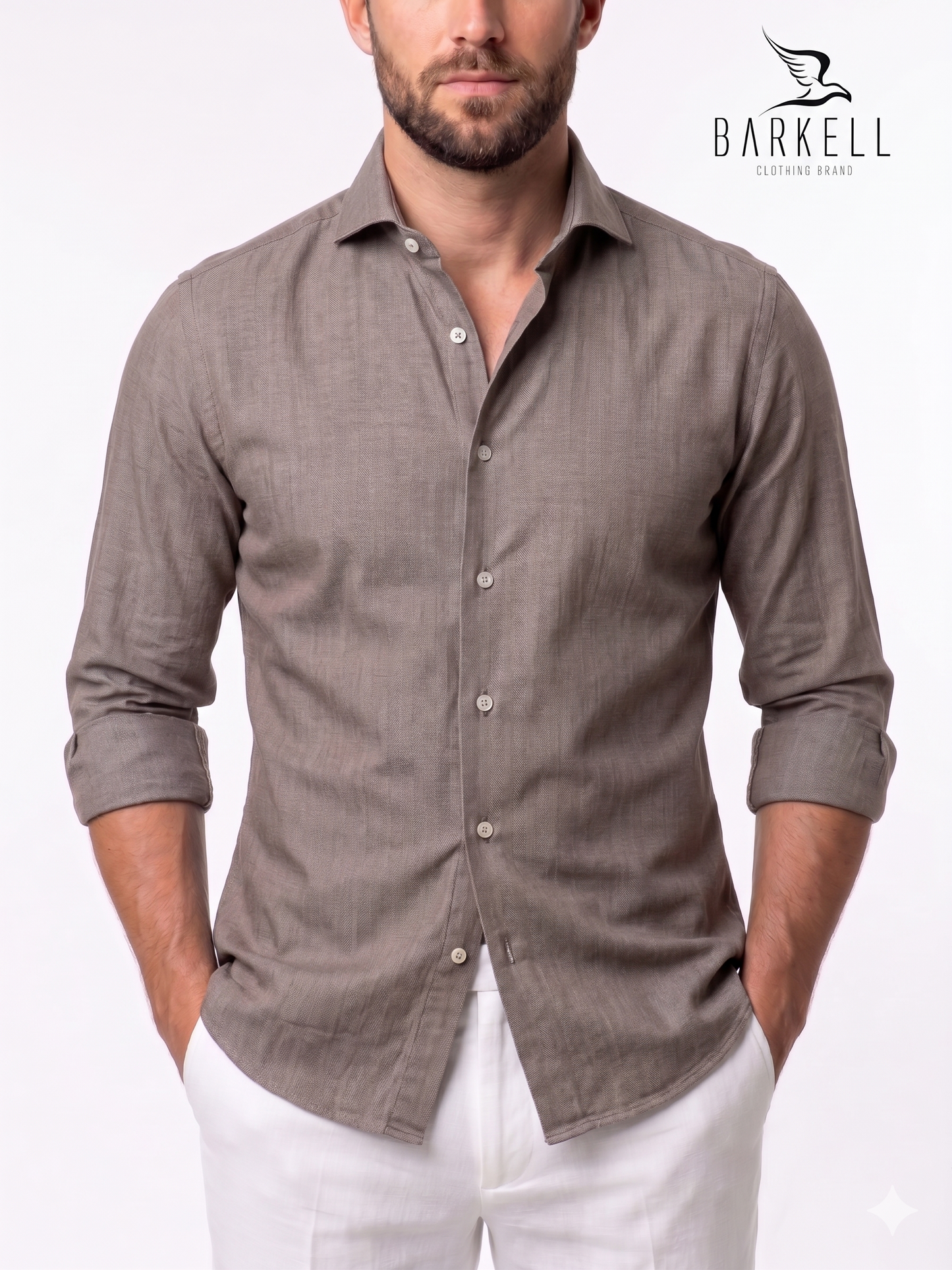 Camisa vaquera lavada de algodón cambray en marrón con cuello italiano