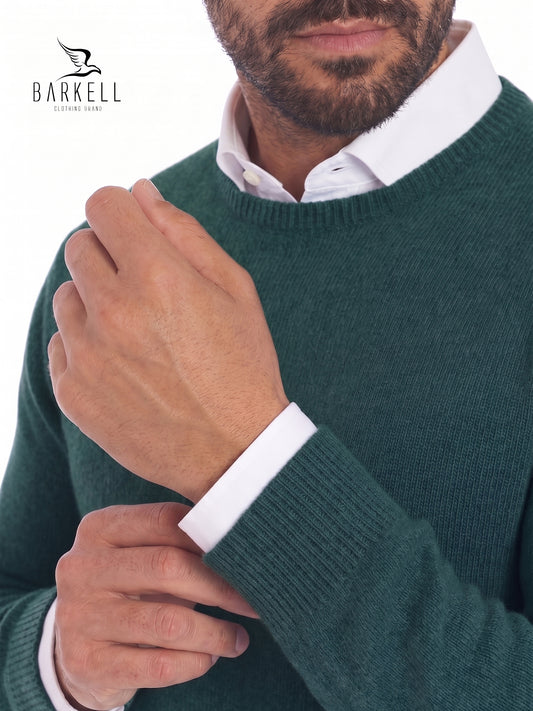 Round neck sweater in wool blend with 5% cashmere in walnut color