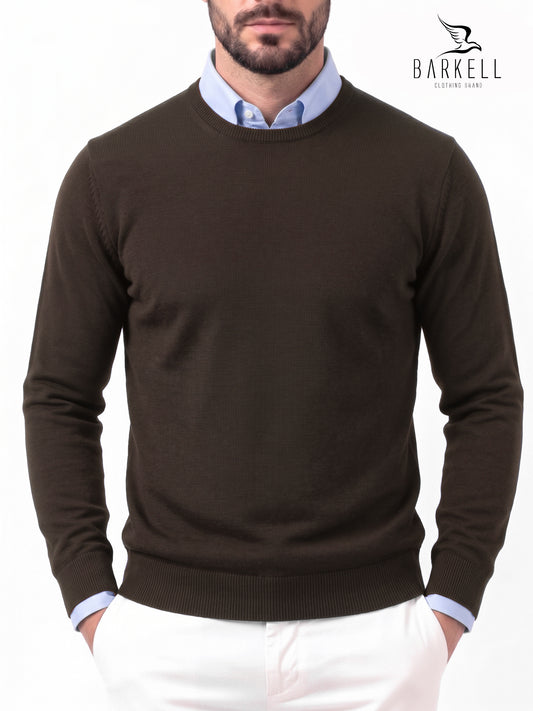Jersey de cuello redondo de pura lana merino extrafina en color marrón oscuro
