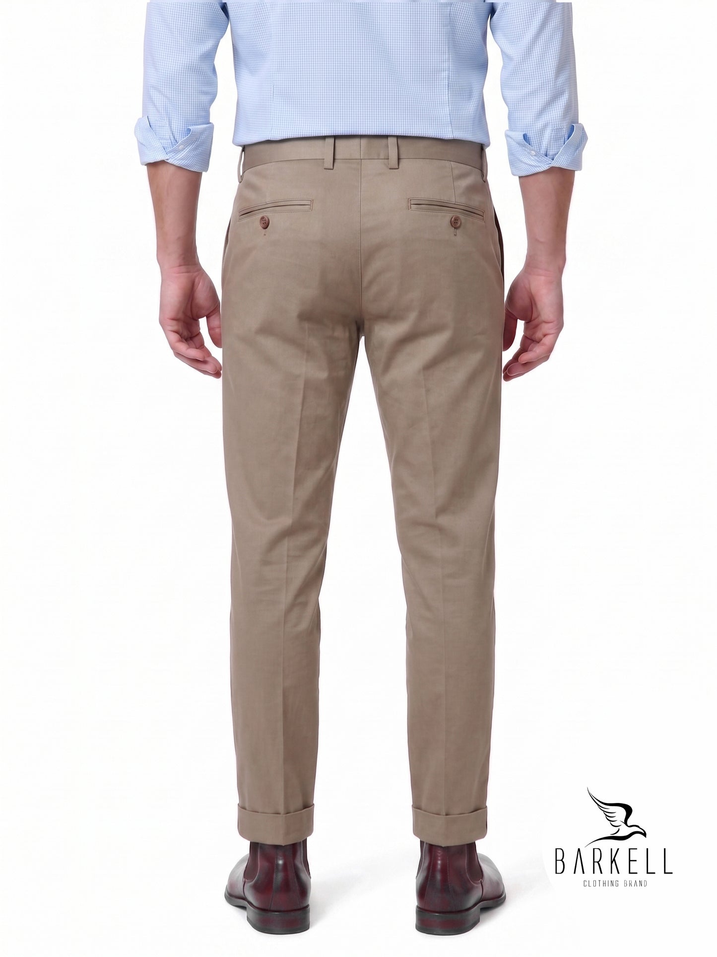Pantalón de pana modelo chino en raso de algodón.