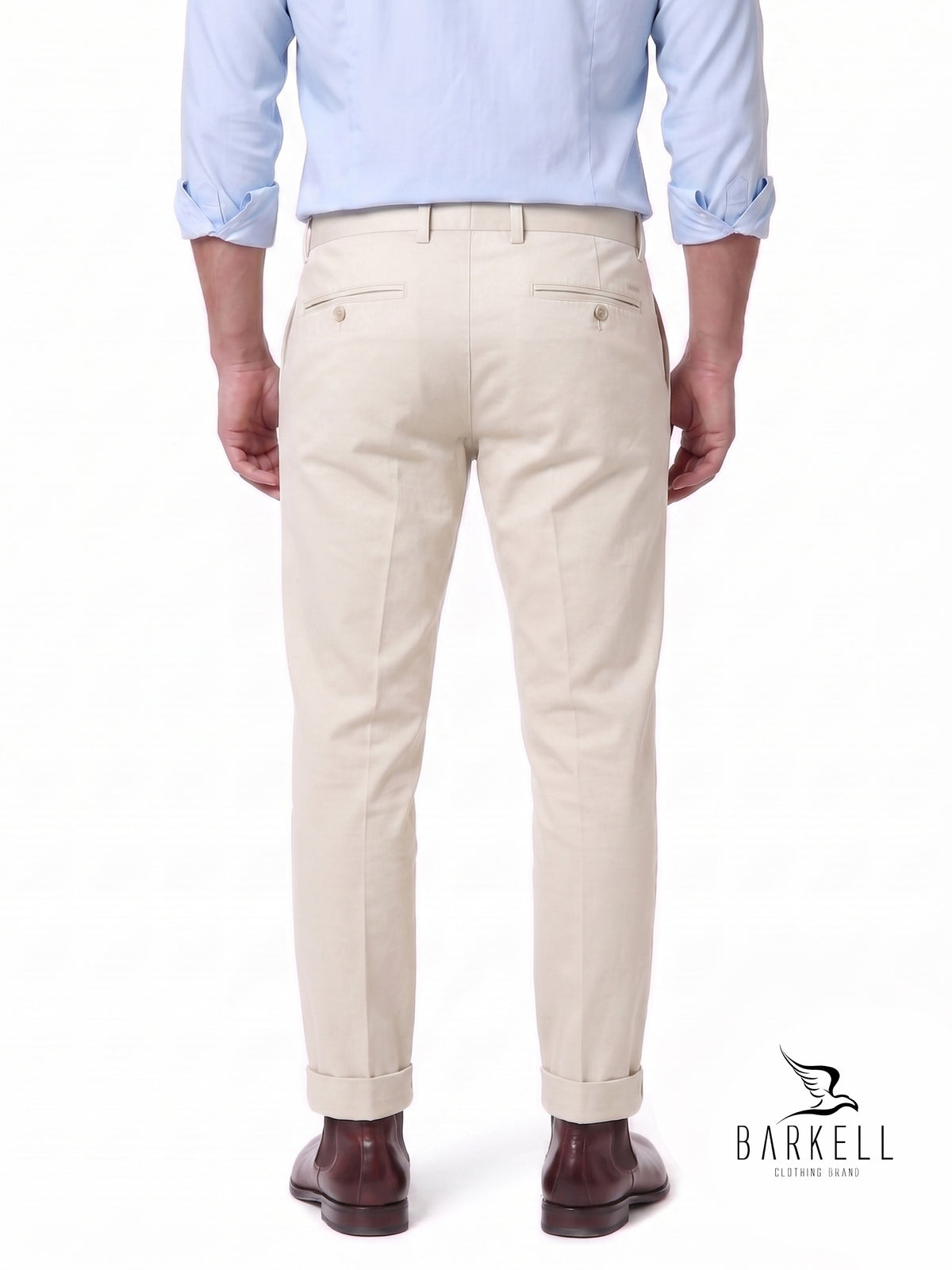 Pantalón modelo Chinos color crema en raso de algodón