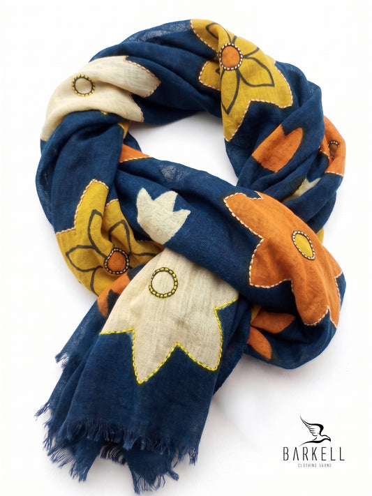 Écharpe en pure laine de haute qualité avec motif floral et broderie sur fond bleu