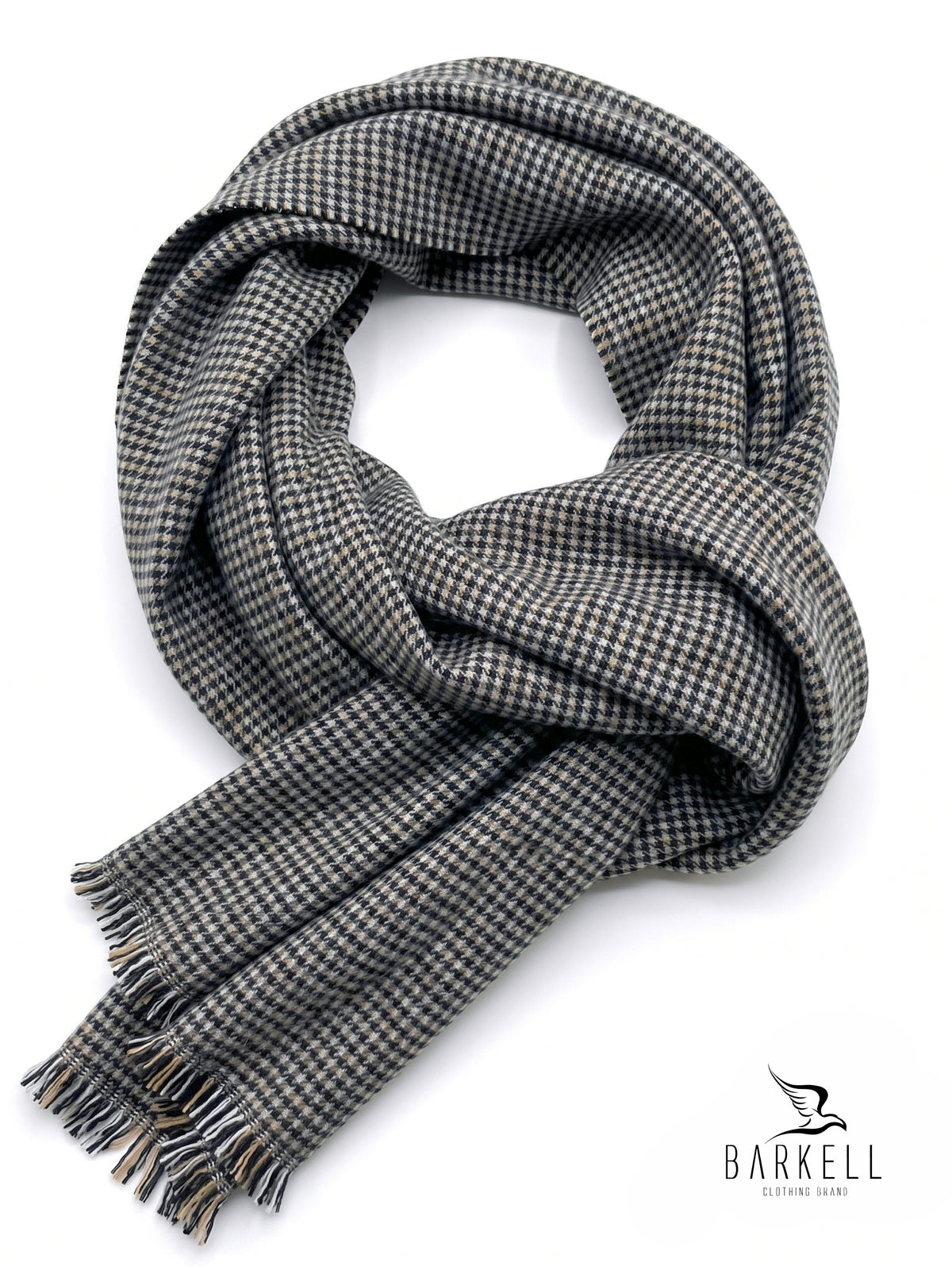 Wool-effect polyviscose scarf with Jacquard houndstooth pattern on a green background