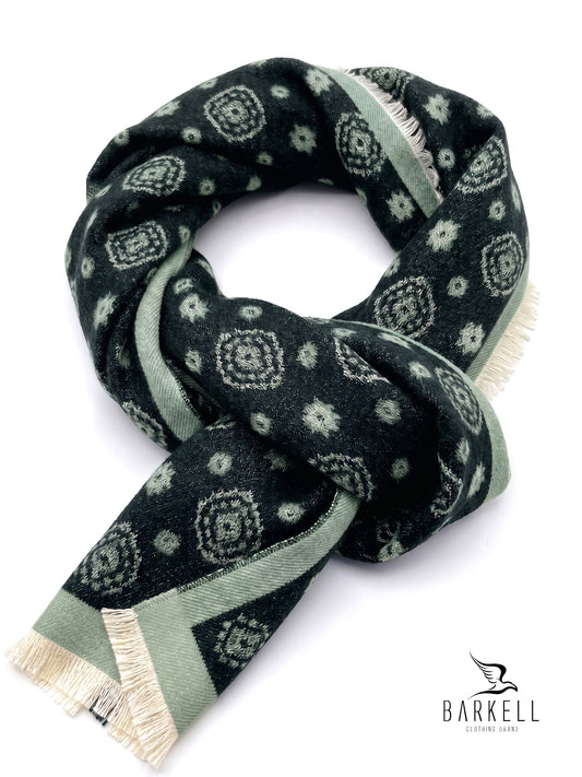 Sciarpa in Lana e Poliviscosa Fantasia Jacquard Geometrica Fondo Verde