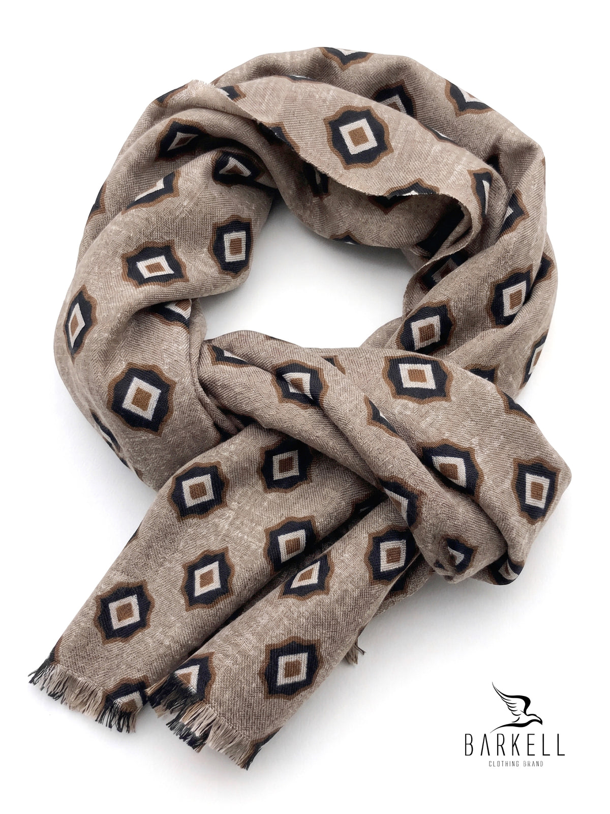 Wool-effect polyviscose scarf with Jacquard houndstooth pattern on a green background