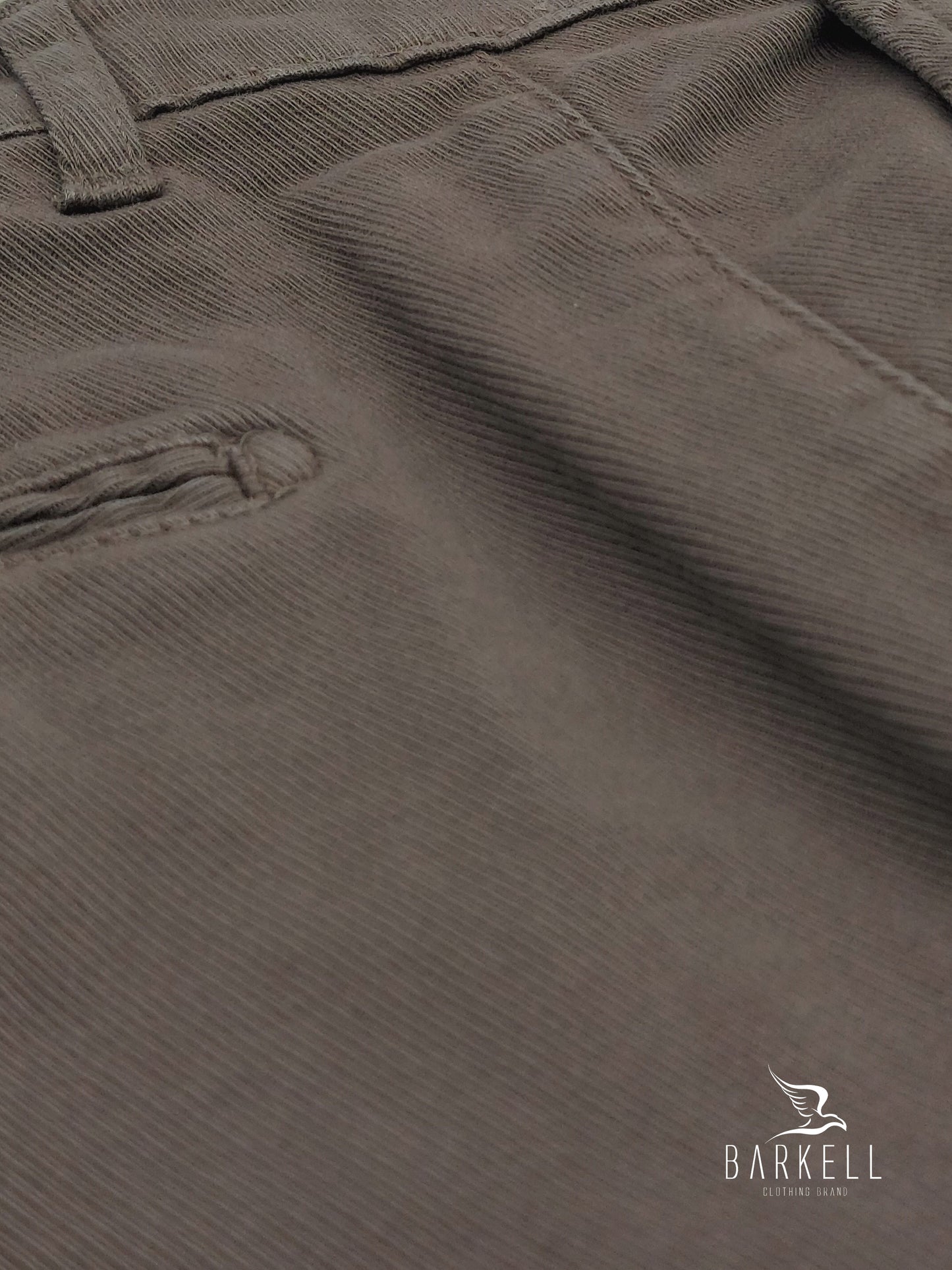 Pantalone Fango Modello Chinos in Cotone Cannettato Diagonale