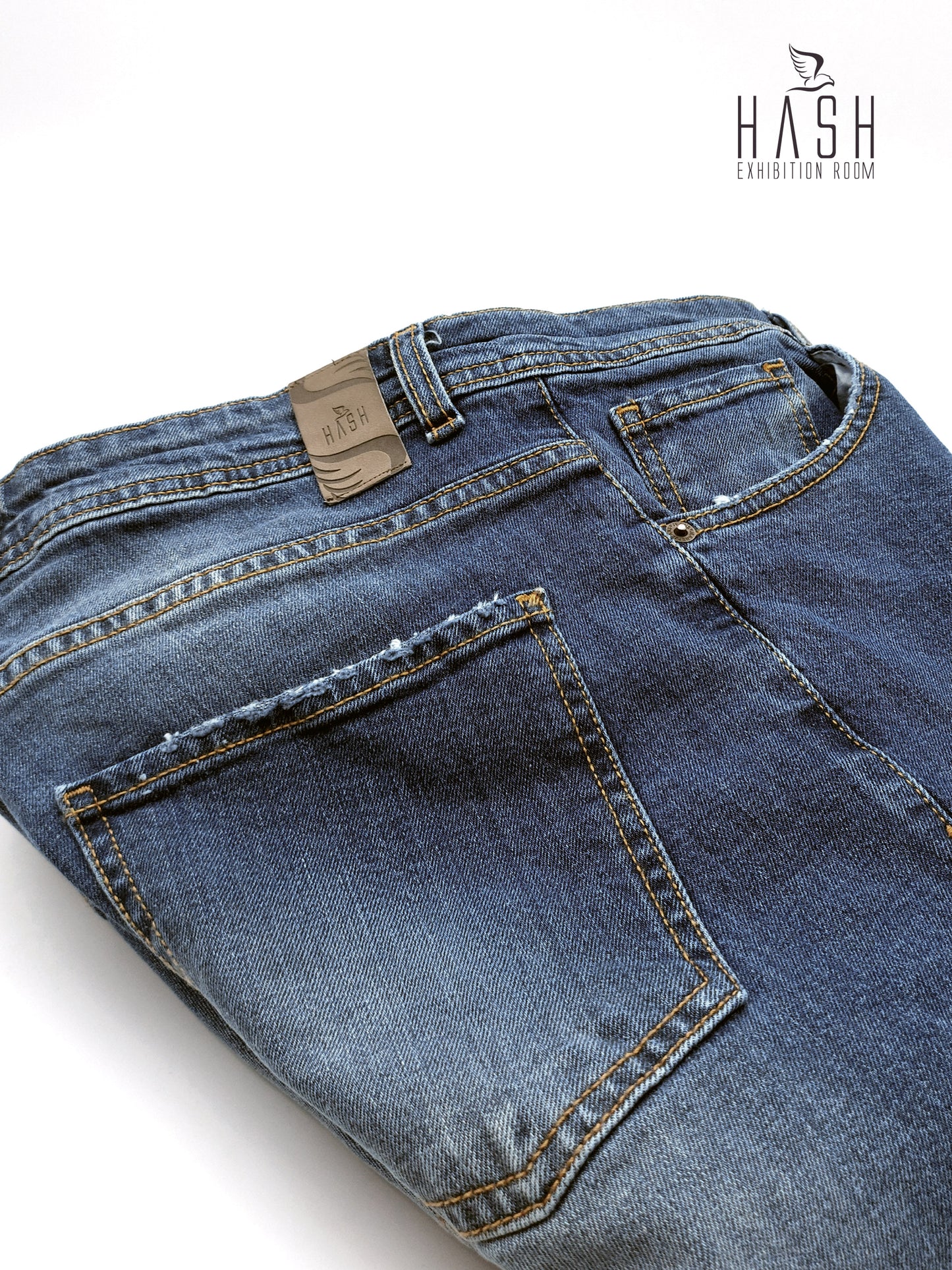 Jeans Modello Cinque Tasche Lavaggio Medio Stone Wash